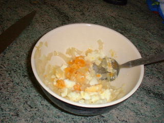 Egg and Onion sandwich snack; step2, chop the egg and mix with onion